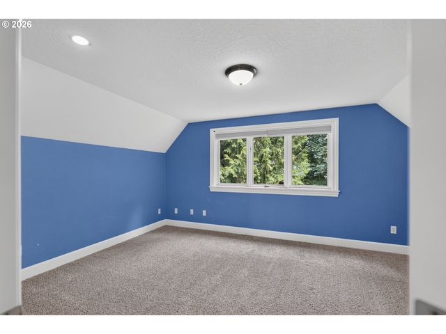 2060 Sw BUTLER Rd, Gresham, OR 97080