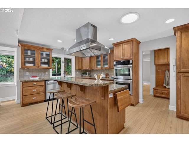 2060 Sw BUTLER Rd, Gresham, OR 97080