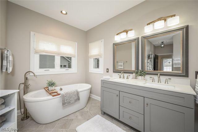 5150 Bayside Lake Boulevard, Stow, OH 44224