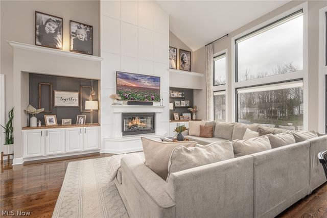 5150 Bayside Lake Boulevard, Stow, OH 44224