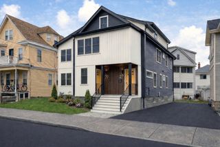 27 Laurel 27, Watertown, MA 02472