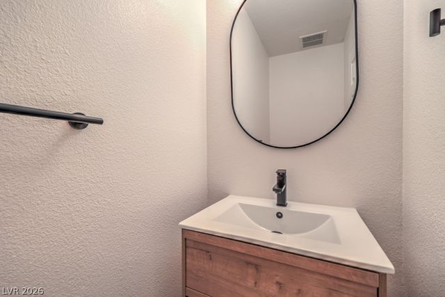 566 Greenbriar Townhouse Way, Las Vegas, NV 89121