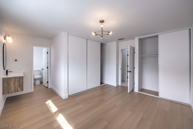 566 Greenbriar Townhouse Way, Las Vegas, NV 89121