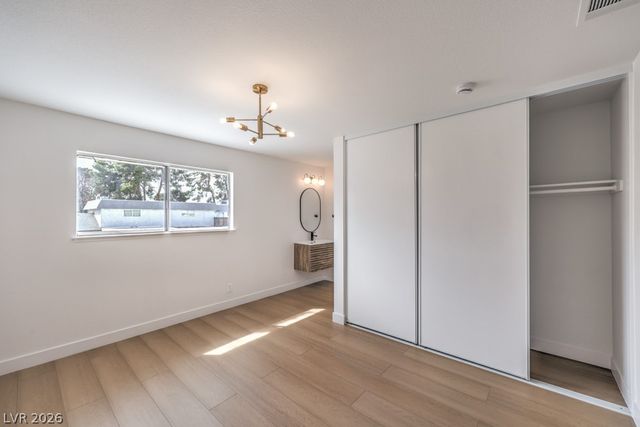 566 Greenbriar Townhouse Way, Las Vegas, NV 89121