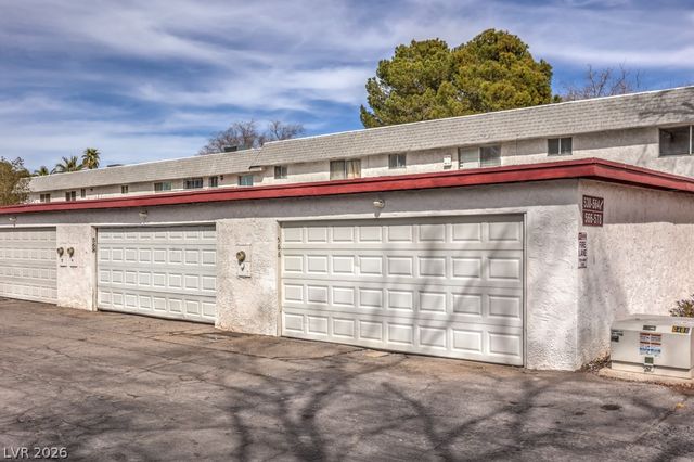 566 Greenbriar Townhouse Way, Las Vegas, NV 89121