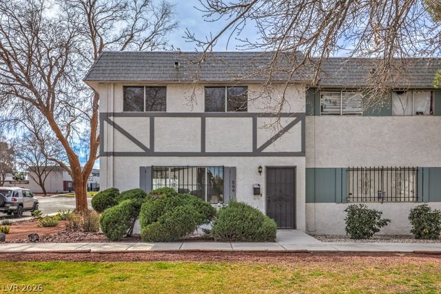 566 Greenbriar Townhouse Way, Las Vegas, NV 89121