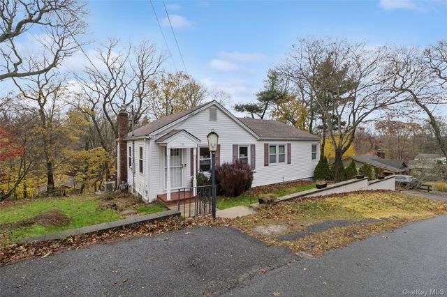 31 Amityville Road, Sound Beach, NY 11789