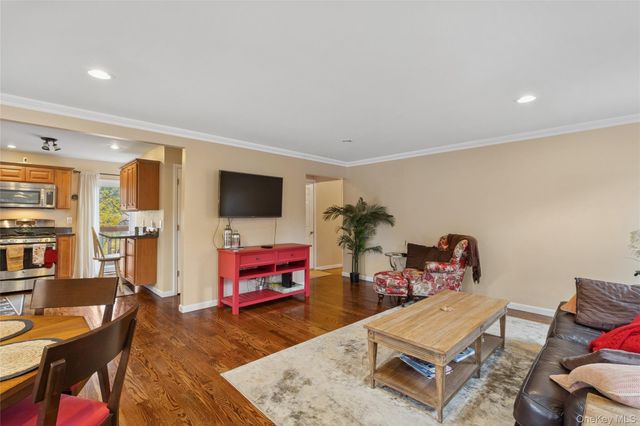 31 Amityville Road, Sound Beach, NY 11789