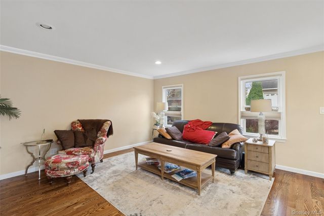 31 Amityville Road, Sound Beach, NY 11789