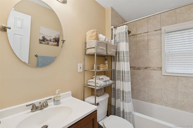 31 Amityville Road, Sound Beach, NY 11789