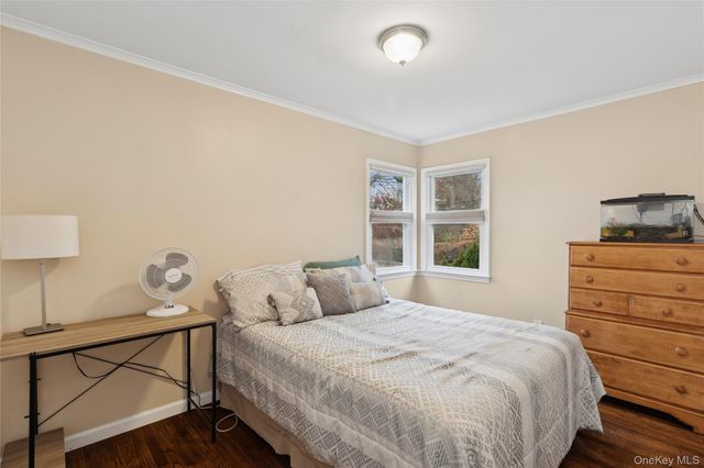 31 Amityville Road, Sound Beach, NY 11789