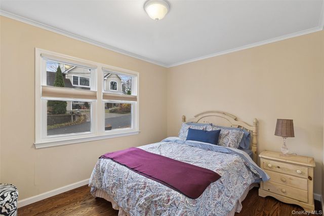 31 Amityville Road, Sound Beach, NY 11789