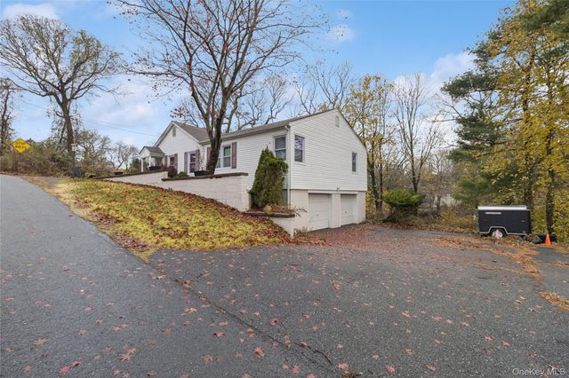 31 Amityville Road, Sound Beach, NY 11789