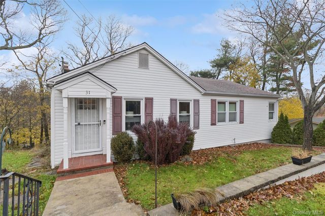 31 Amityville Road, Sound Beach, NY 11789