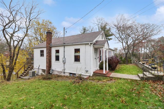 31 Amityville Road, Sound Beach, NY 11789