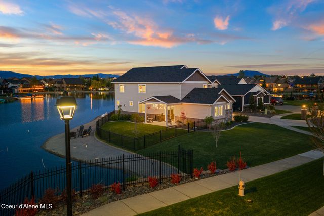 13806 N Treasure Island CT, Rathdrum, ID 83858