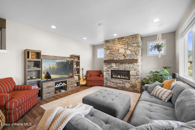 13806 N Treasure Island CT, Rathdrum, ID 83858