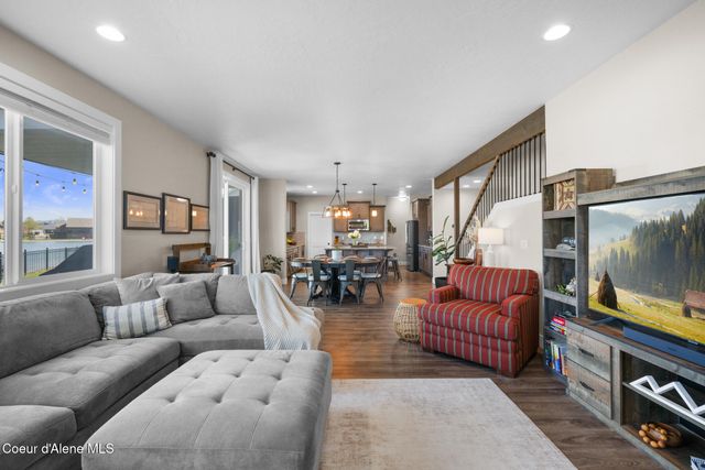 13806 N Treasure Island CT, Rathdrum, ID 83858