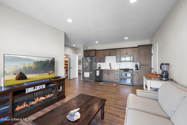 13806 N Treasure Island CT, Rathdrum, ID 83858