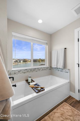 13806 N Treasure Island CT, Rathdrum, ID 83858