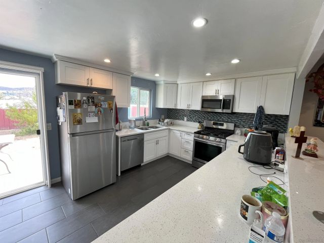 8447 Carlton Oaks Dr, Santee, CA 92071