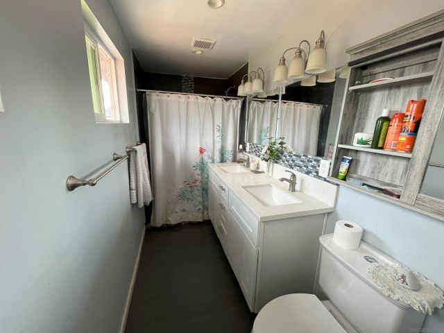 8447 Carlton Oaks Dr, Santee, CA 92071