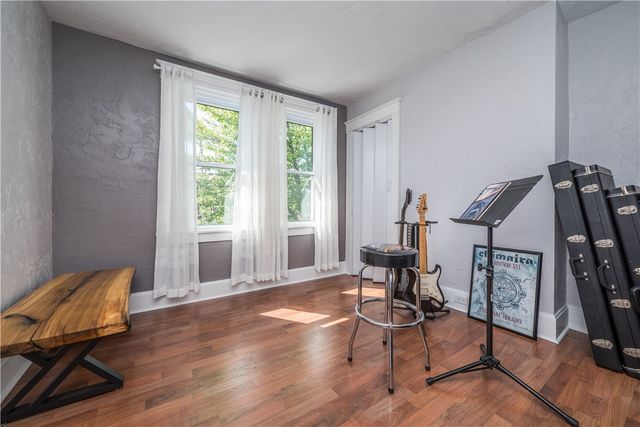 2716 Castlegate Ave, Brookline, PA 15226