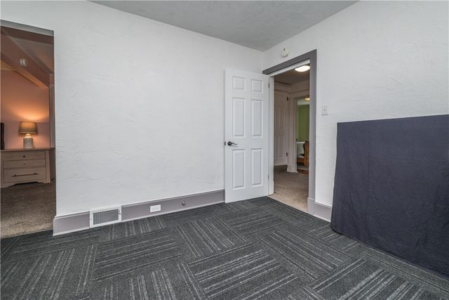 2716 Castlegate Ave, Brookline, PA 15226
