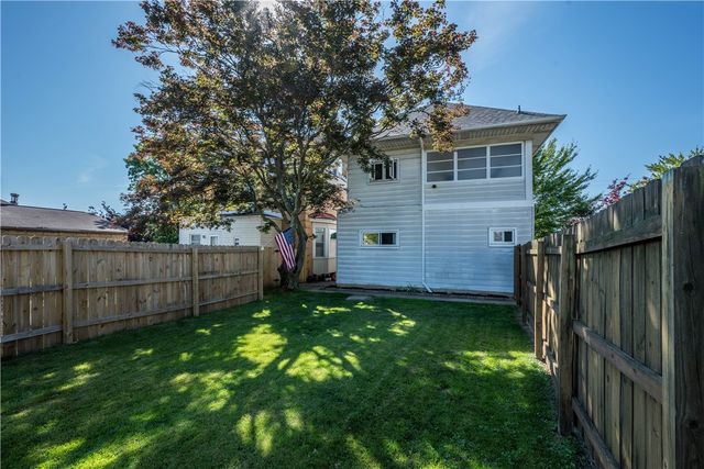 2716 Castlegate Ave, Brookline, PA 15226