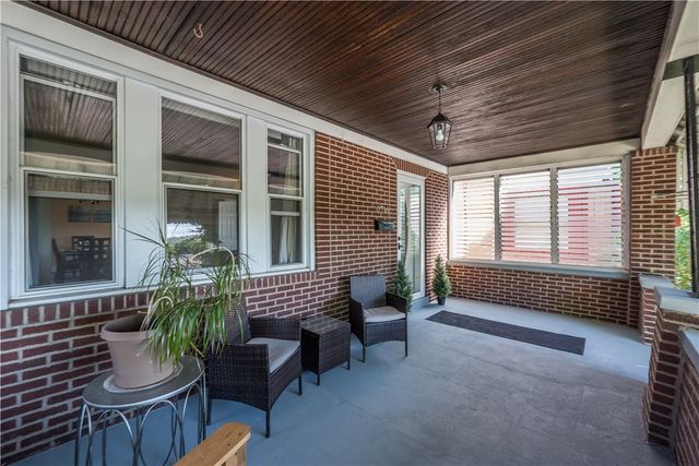 2716 Castlegate Ave, Brookline, PA 15226