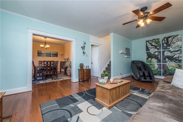 2716 Castlegate Ave, Brookline, PA 15226