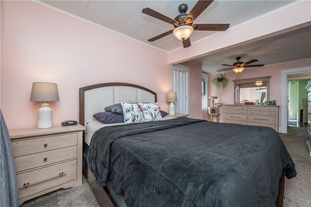 2716 Castlegate Ave, Brookline, PA 15226