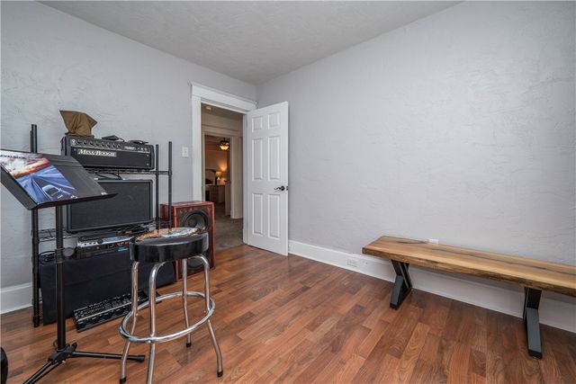 2716 Castlegate Ave, Brookline, PA 15226