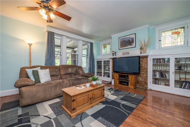 2716 Castlegate Ave, Brookline, PA 15226