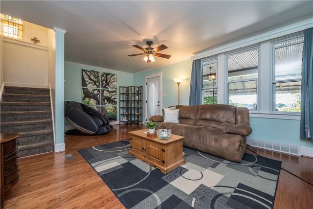 2716 Castlegate Ave, Brookline, PA 15226