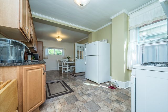 2716 Castlegate Ave, Brookline, PA 15226