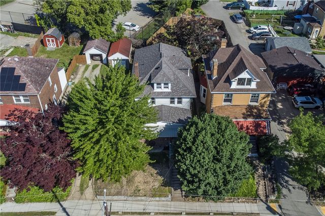 2716 Castlegate Ave, Brookline, PA 15226