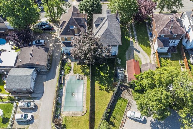 2716 Castlegate Ave, Brookline, PA 15226