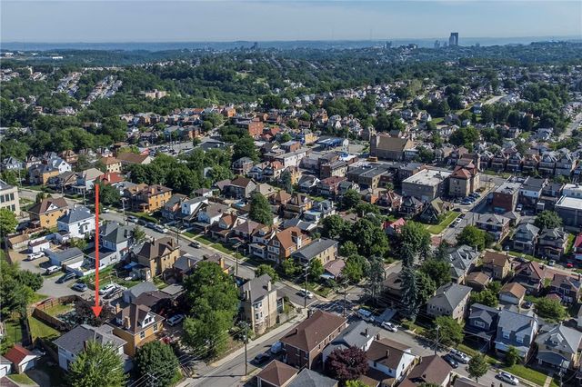 2716 Castlegate Ave, Brookline, PA 15226