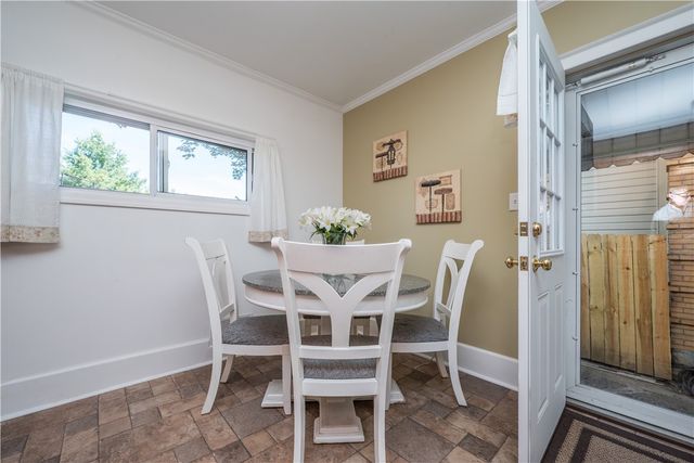 2716 Castlegate Ave, Brookline, PA 15226