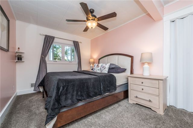 2716 Castlegate Ave, Brookline, PA 15226
