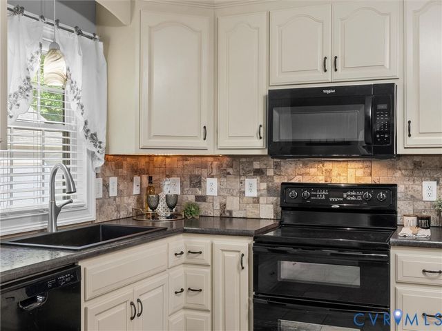1713 Southcreek Dr, Chesterfield, VA 23834
