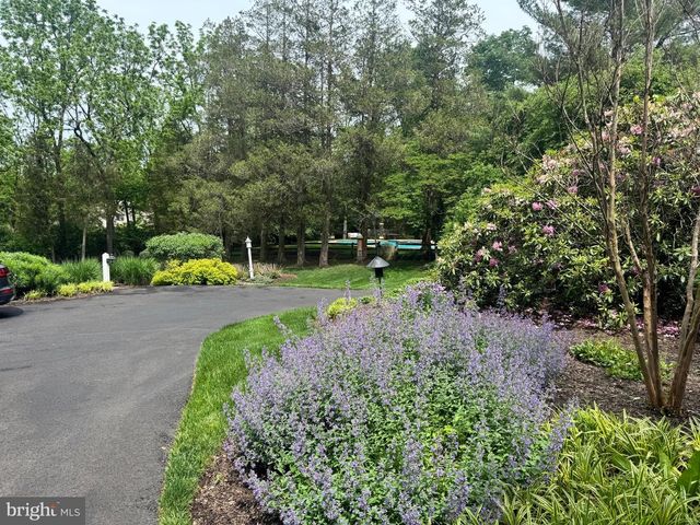1633 GRASSHOPPER LN, Lower Gwynedd, PA 19002