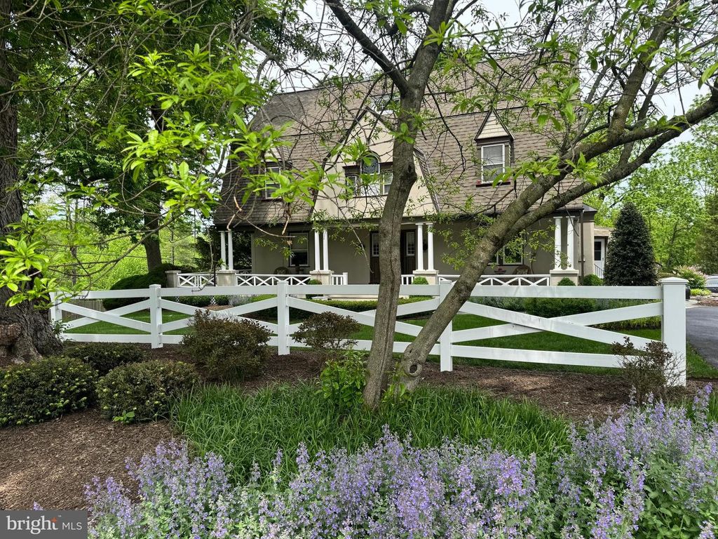 1633 GRASSHOPPER LN, Lower Gwynedd, PA 19002