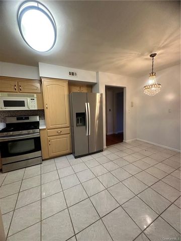 545 Pelham Road, New Rochelle, NY 10805