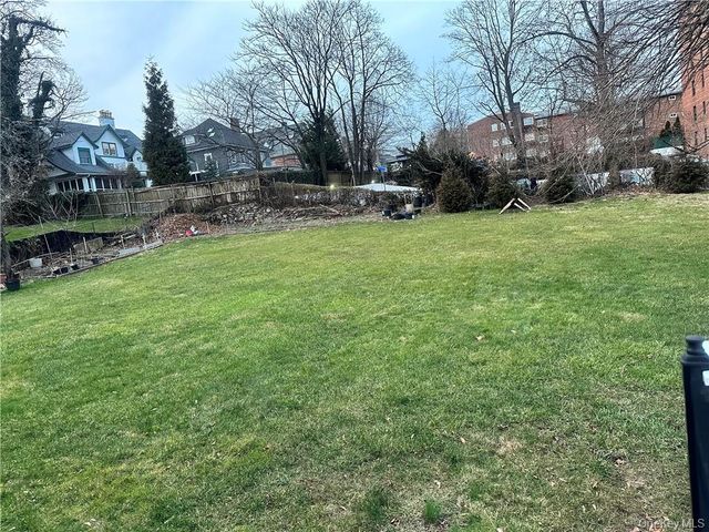 545 Pelham Road, New Rochelle, NY 10805