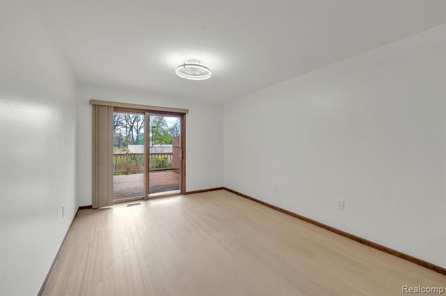 852 N Beech Daly Road, Dearborn Heights, MI 48127