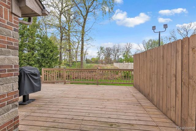 852 N Beech Daly Road, Dearborn Heights, MI 48127