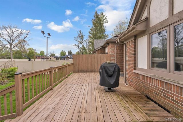 852 N Beech Daly Road, Dearborn Heights, MI 48127