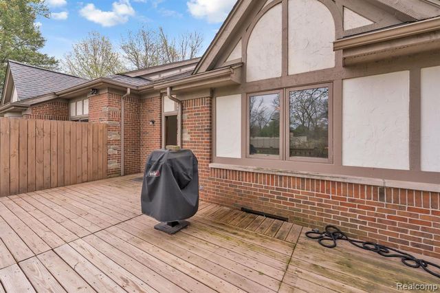 852 N Beech Daly Road, Dearborn Heights, MI 48127